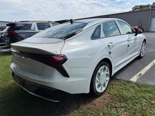 2026 Kia K5 EX