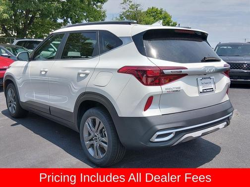 Snow White Pearl 2023 Kia Seltos S