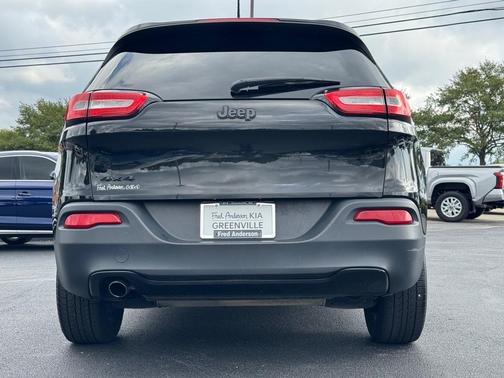 2017 Jeep Cherokee Sport