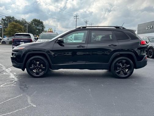 2017 Jeep Cherokee Sport
