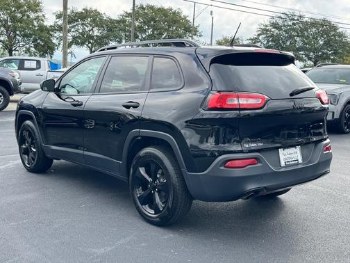 2017 Jeep Cherokee Sport