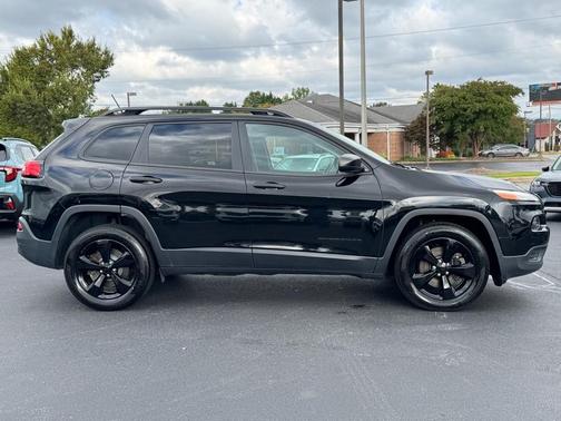 2017 Jeep Cherokee Sport