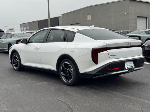 2026 Kia K4 EX