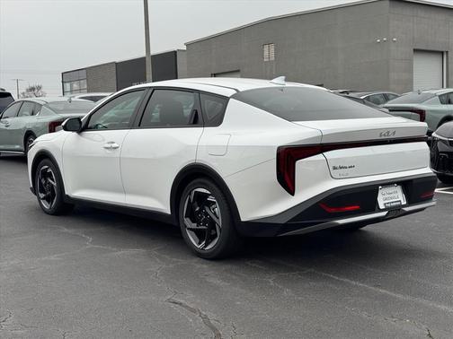 Snow White Pearl 2026 Kia K4 EX