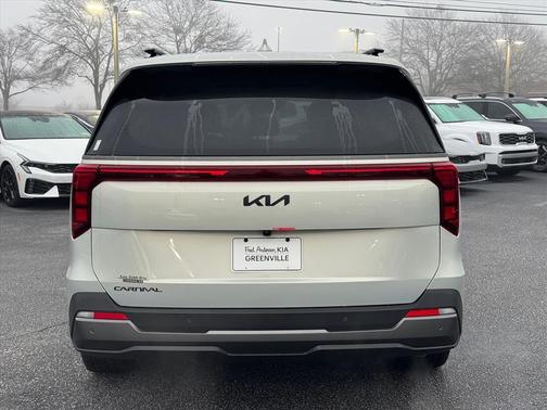 2026 Kia Carnival SX