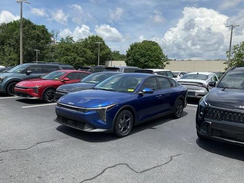 2025 Kia K4 LXS