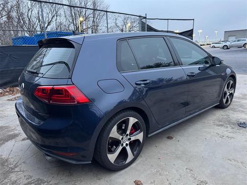 2015 Volkswagen Golf GTI 2.0T S w/Performance Package 4-Door