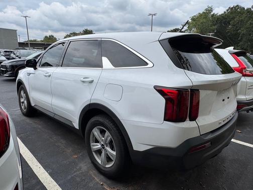 2022 Kia Sorento LX