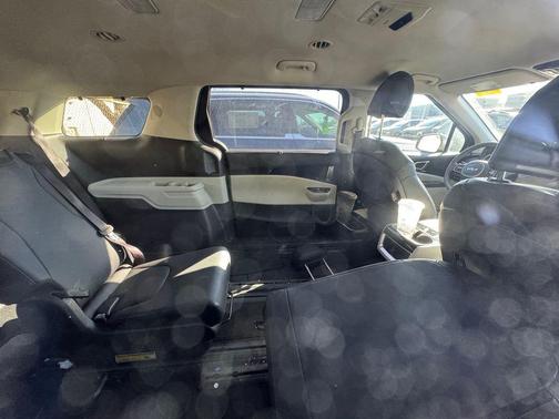 Astra Blue 2024 Kia Carnival EX