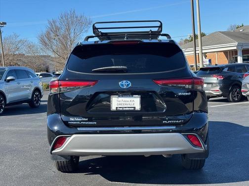 2021 Toyota Highlander Hybrid Platinum