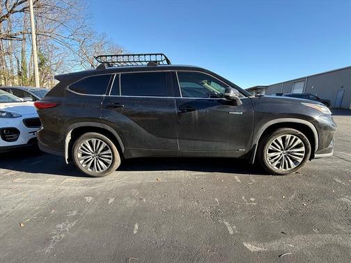 2021 Toyota Highlander Hybrid Platinum