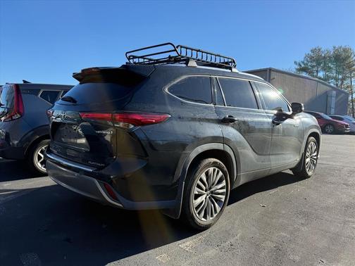 2021 Toyota Highlander Hybrid Platinum