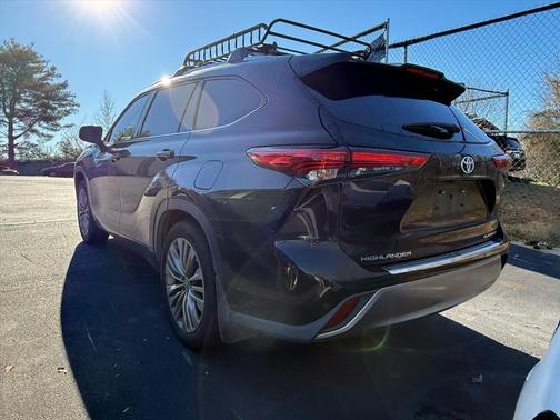 2021 Toyota Highlander Hybrid Platinum