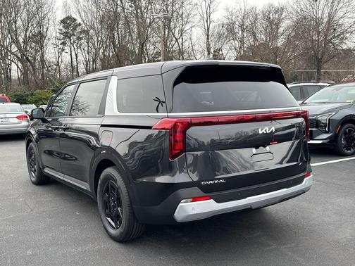 2026 Kia Carnival LX