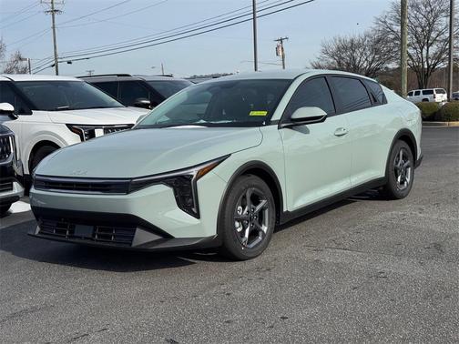 2026 Kia K4 LXS