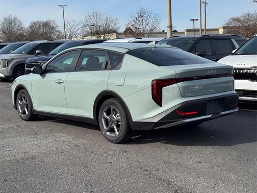 2026 Kia K4 LXS