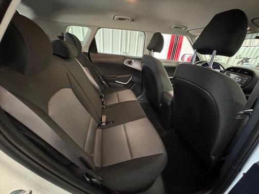 Snow White Pearl 2025 Kia Soul LX