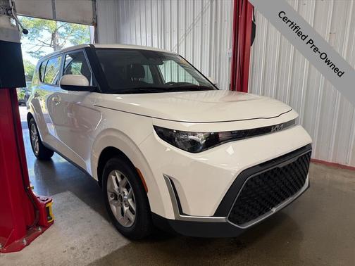 Snow White Pearl 2025 Kia Soul LX