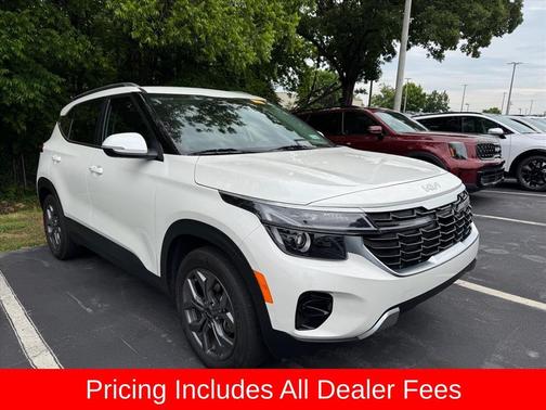 Snow White Pearl 2024 Kia Seltos S