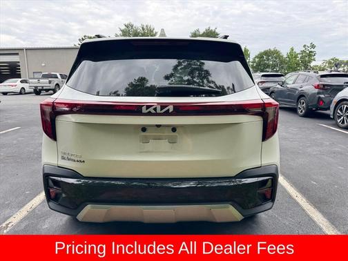 Snow White Pearl 2024 Kia Seltos S