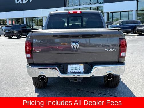 Granite Crystal Metallic Clearcoat 2018 RAM 1500 Laramie