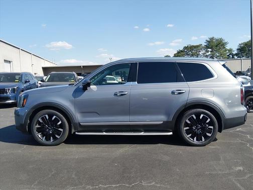 Everlasting Silver 2023 Kia Telluride SX