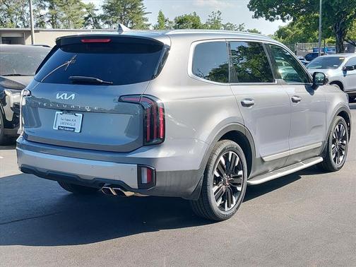 Everlasting Silver 2023 Kia Telluride SX
