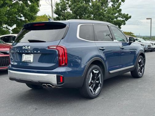 Midnight Lake Blue 2024 Kia Telluride S