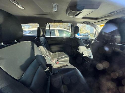 2019 Honda Pilot Touring 8-Passenger