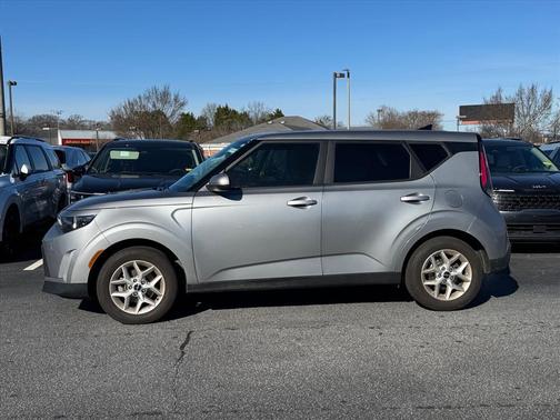 2024 Kia Soul LX