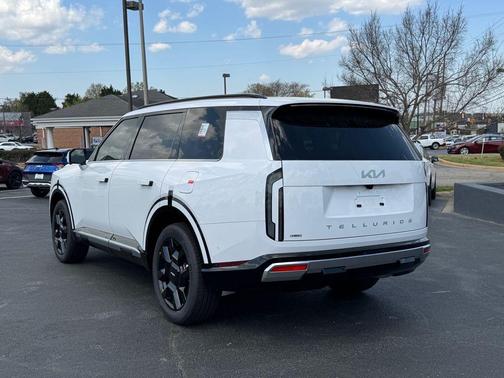 Glacial White Pearl 2027 Kia Telluride Hybrid SX