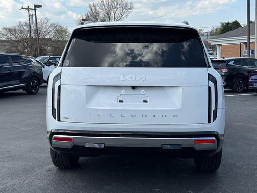 Glacial White Pearl 2027 Kia Telluride Hybrid SX