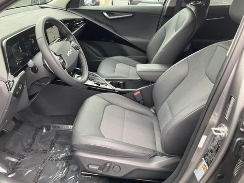 2023 Kia Niro EX