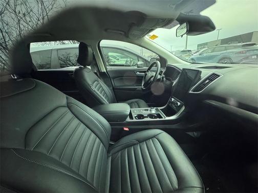 2023 Ford Edge SE