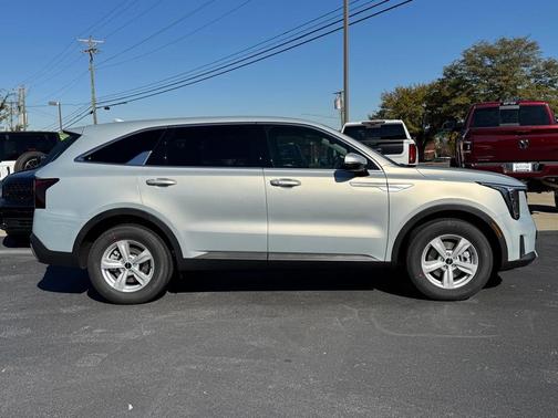 2026 Kia Sorento LX