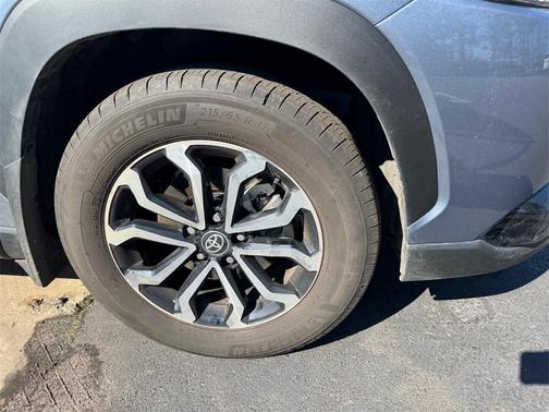 2024 Toyota Corolla Hybrid SE