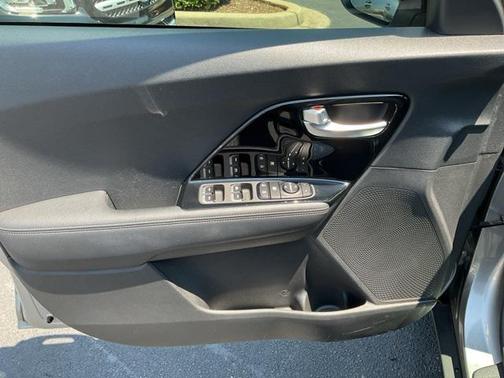 2022 Kia Niro LXS