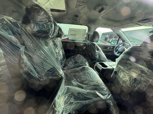 Snow White Pearl 2026 Kia Carnival Hybrid SX Prestige