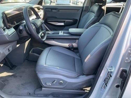 2026 Kia EV9 Light Short Range
