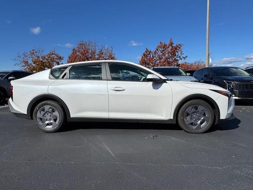 2025 Kia K4 LX