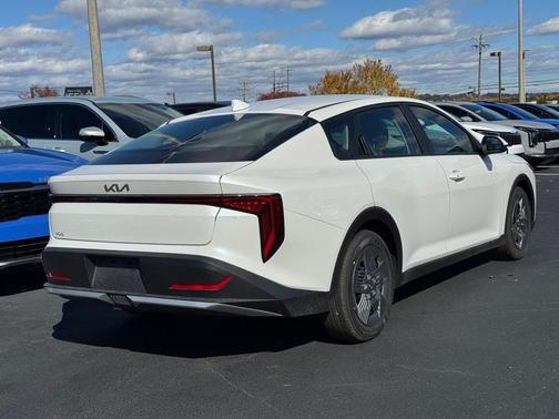 2025 Kia K4 LX