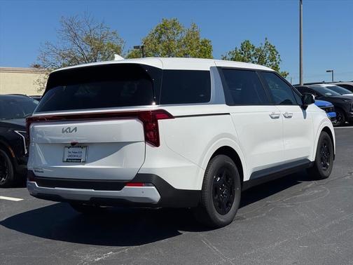 Snow White Pearl 2026 Kia Carnival LXS