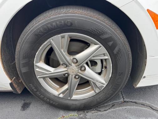 2023 Hyundai SONATA SE