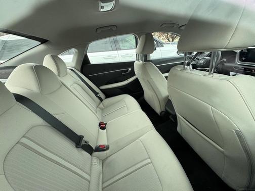2023 Hyundai SONATA SE