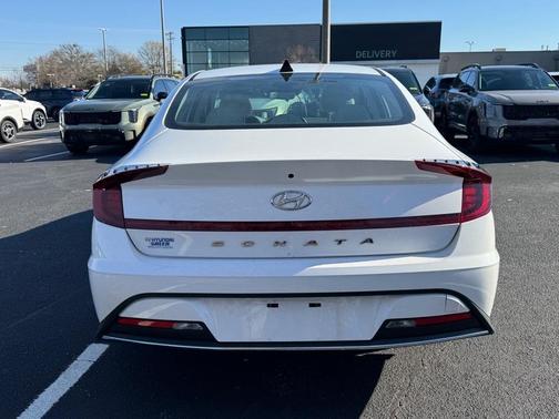 2023 Hyundai SONATA SE