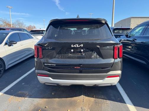 2026 Kia Sorento LX