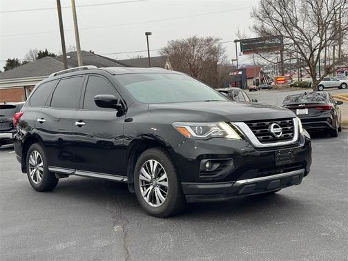2018 Nissan Pathfinder SV