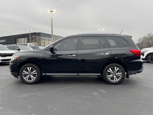 2018 Nissan Pathfinder SV