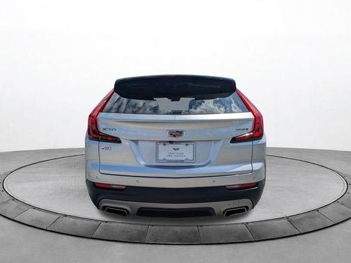 Radiant Silver Metallic 2021 Cadillac XT4 Premium Luxury