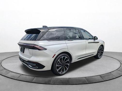 White Platinum Clearcoat Metallic 2025 Lincoln Nautilus Black Label